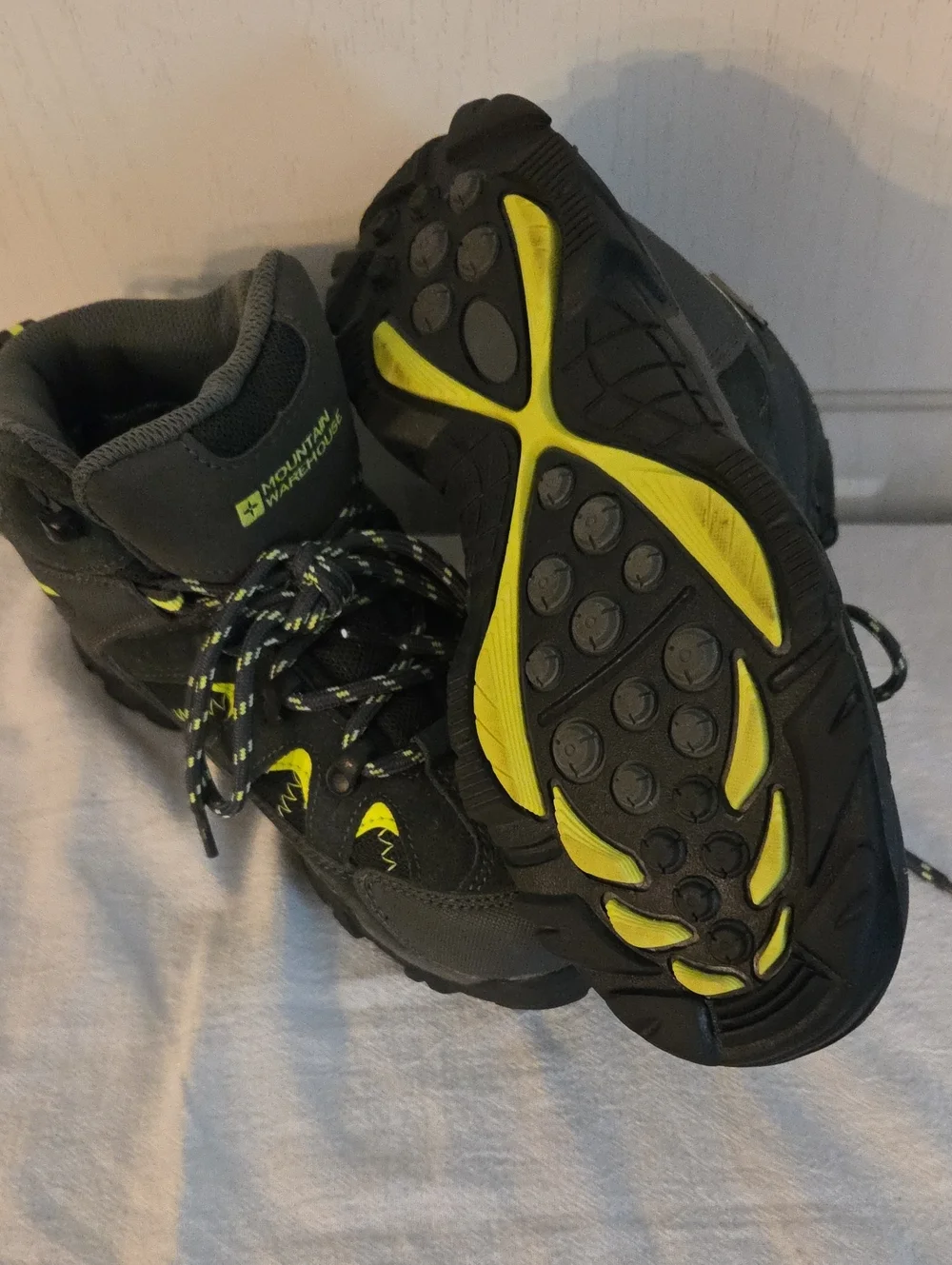 Mountain Warehouse Kids' Grey and Neon Green Hiking Boots Size 4